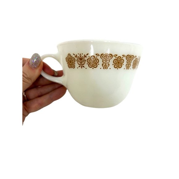 Set of 2- Pyrex Vintage Teacups Coffee Cups Milk Glass Gold Butterfly Corning NY - Picture 3 of 13